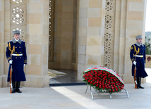 Azerbaijani public honors January 20 tragedy victims’ blessed memory.  Baku, 20 Jan. 2016